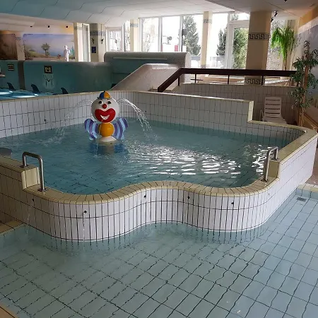 Bergpanorama Mit Pool