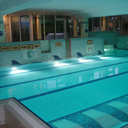 Bergpanorama Mit Pool Apartment